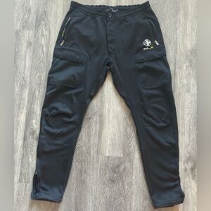 RLX RALPH LAUREN men’s joggers with zippers/pockets in black
Size Small